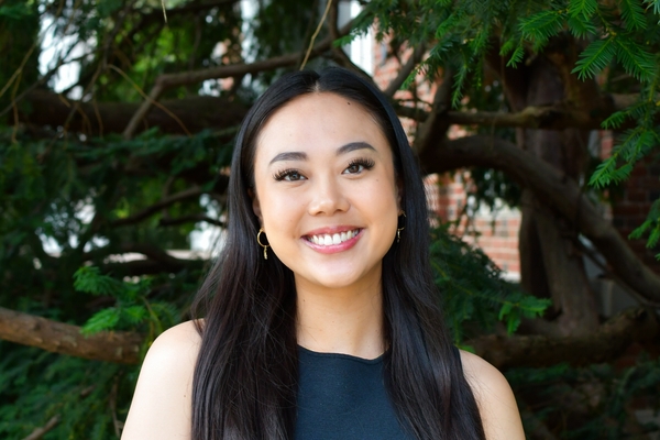 a profile photograph of Linda Kim