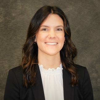 a profile photograph of Courtney Craycraft