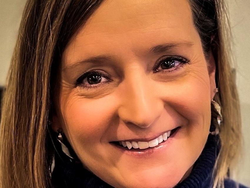 a profile photograph of Jasie Logsdon Hearn