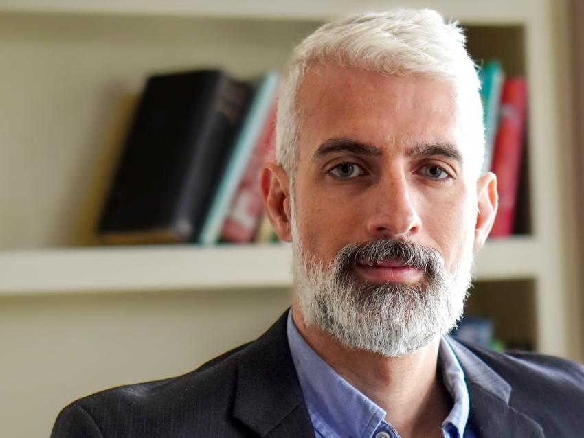 a profile photograph of Daniel Saman