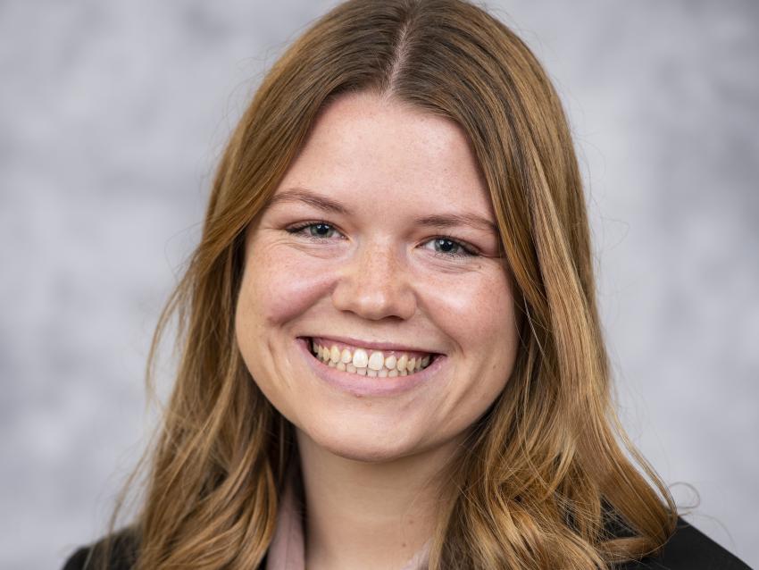 a profile photograph of Stephanie Ramsey