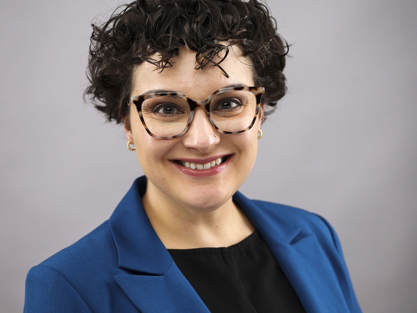 a profile photograph of Meredith Duncan