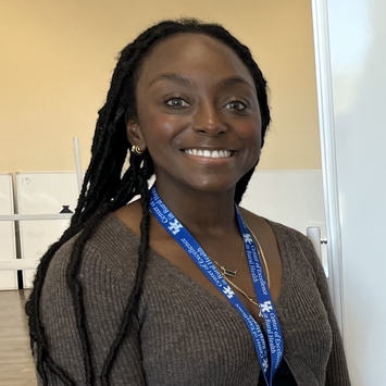 a profile photograph of Alexan Thomas