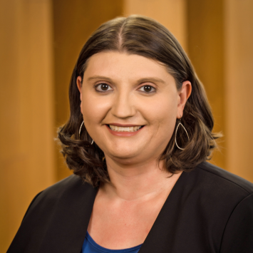 a profile photograph of Amanda Henderson