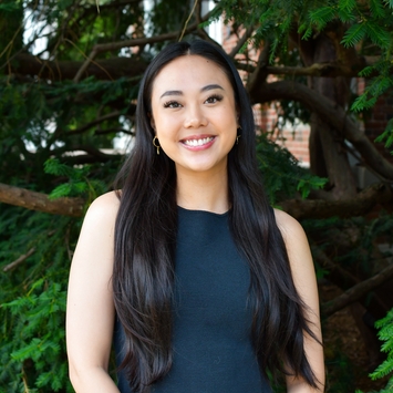 a profile photograph of Linda Kim