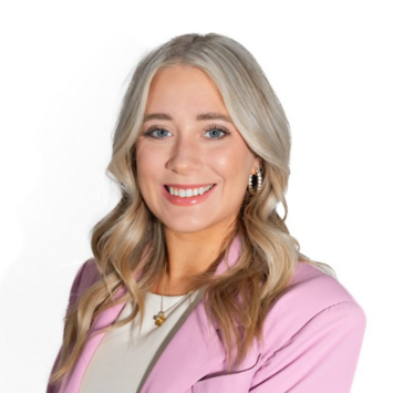 a profile photograph of Kristin Boone