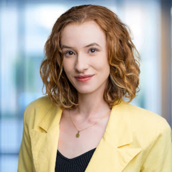 a profile photograph of Madelyn McDonald
